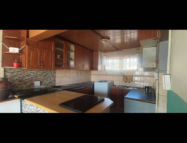 2 BEDROOM HOUSE FOR SALE IN TSHEPISONG